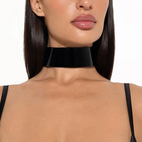 Lacquer Leather Collar in Black