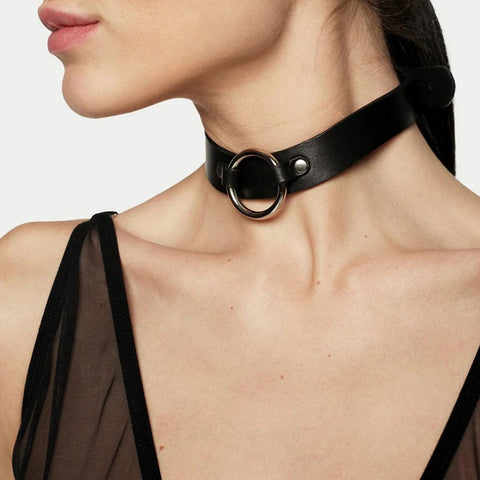 Matty Choker with Leash in Black